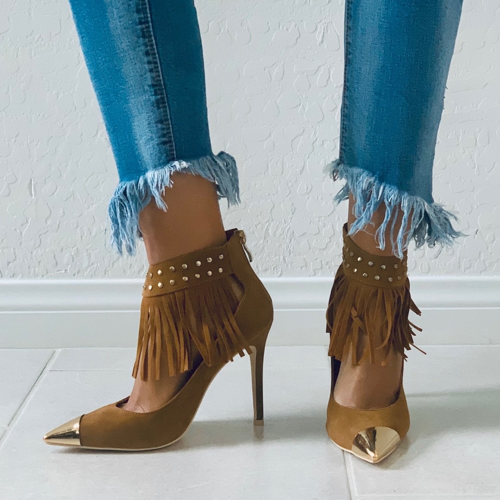 NIB Tan Fringe Studded Cap Toe Stiletto Heel Pump - Picture 4 of 8